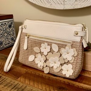 NWOT Liz Claiborne Floral Jute Wristlet